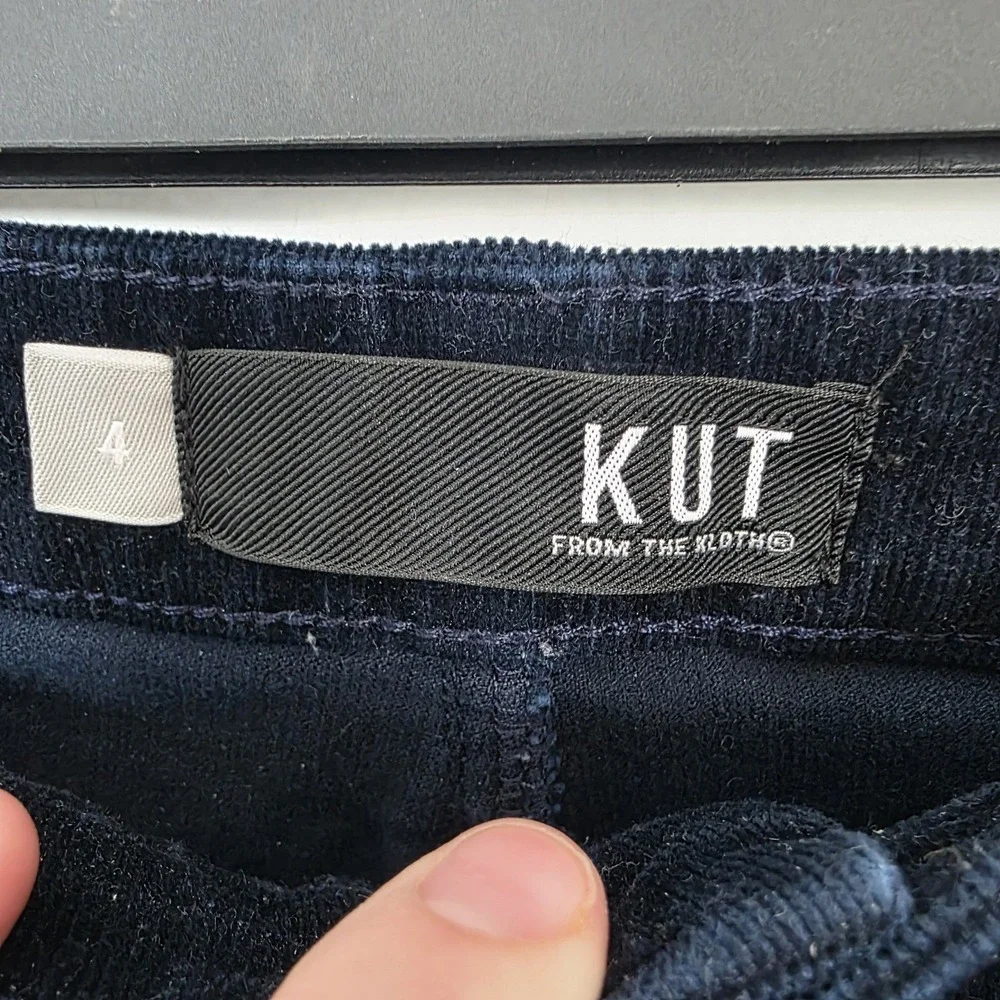 Kut from the Kloth‎ Karen Baby Bootcut Navy Blue Corduroy Pants Size 4 Womens